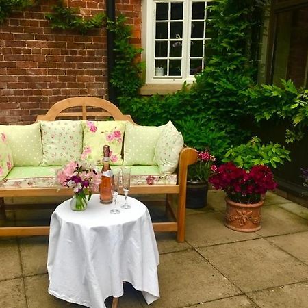 The Old Rectory - Valley View Room In Private Home Stockton-on-Teme Exteriér fotografie